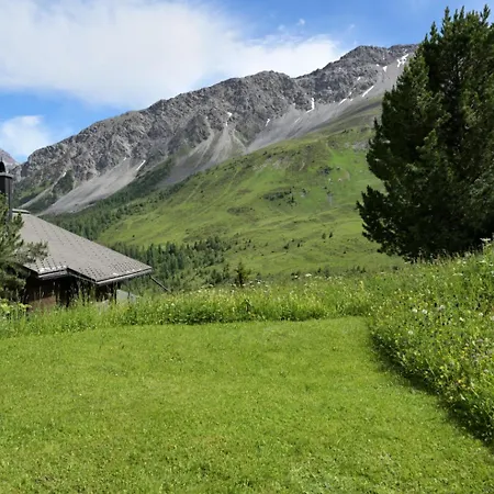Hölzerhütte * Arosa